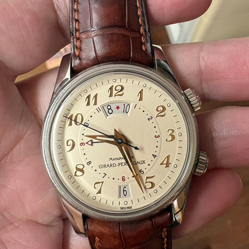芝柏Girard-Perregaux Traveller II GMT Alarm