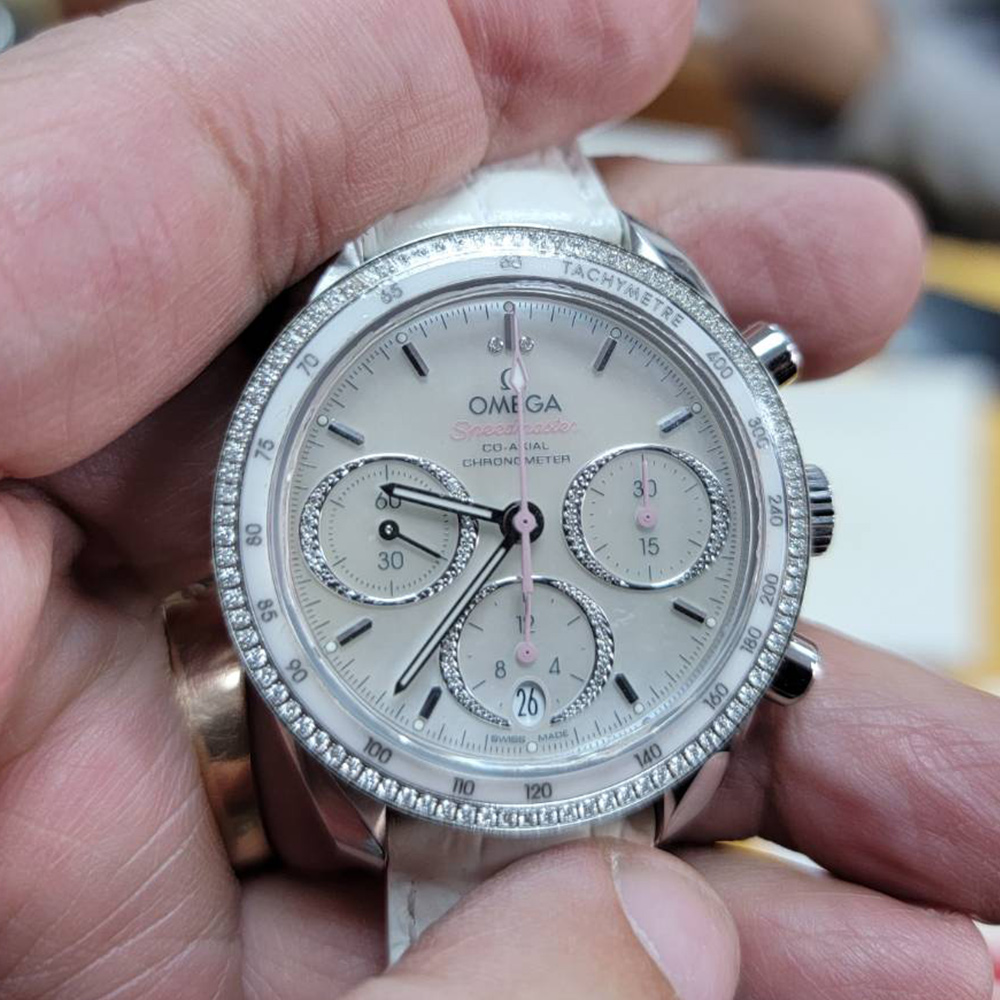Omega 超霸晶鑽白珍珠貝母計時皮帶-粉紅秒針x38mm