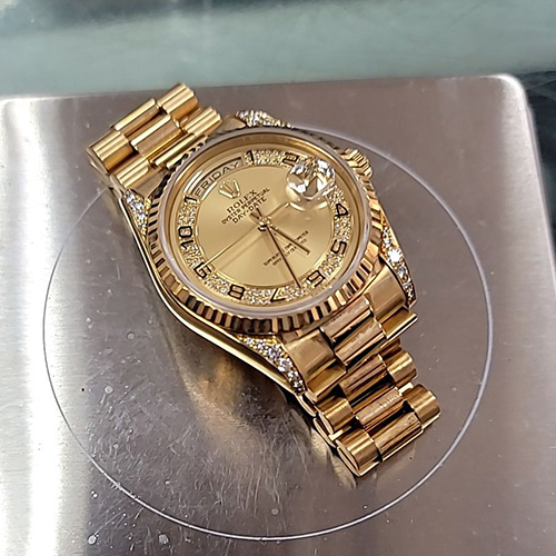Rolex Day-Date 星期日誌型黃金腕錶