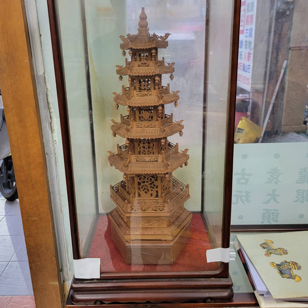 佛塔檀香木精雕