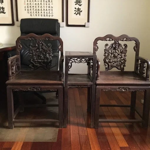 收購古董椅