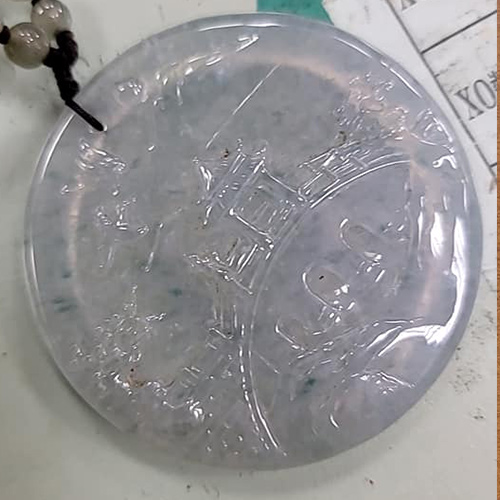 山水意境淺色翡翠吊墜