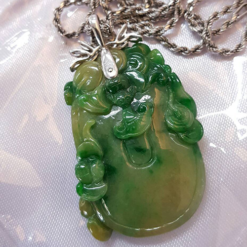 緬甸玉三彩翡翠