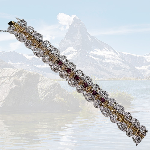 鑲嵌紅寶石和鑽石的黃金手鍊
